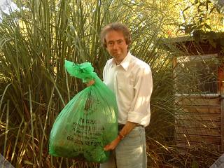 [Garden waste bag]