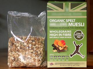 [Muesli with oversized box]